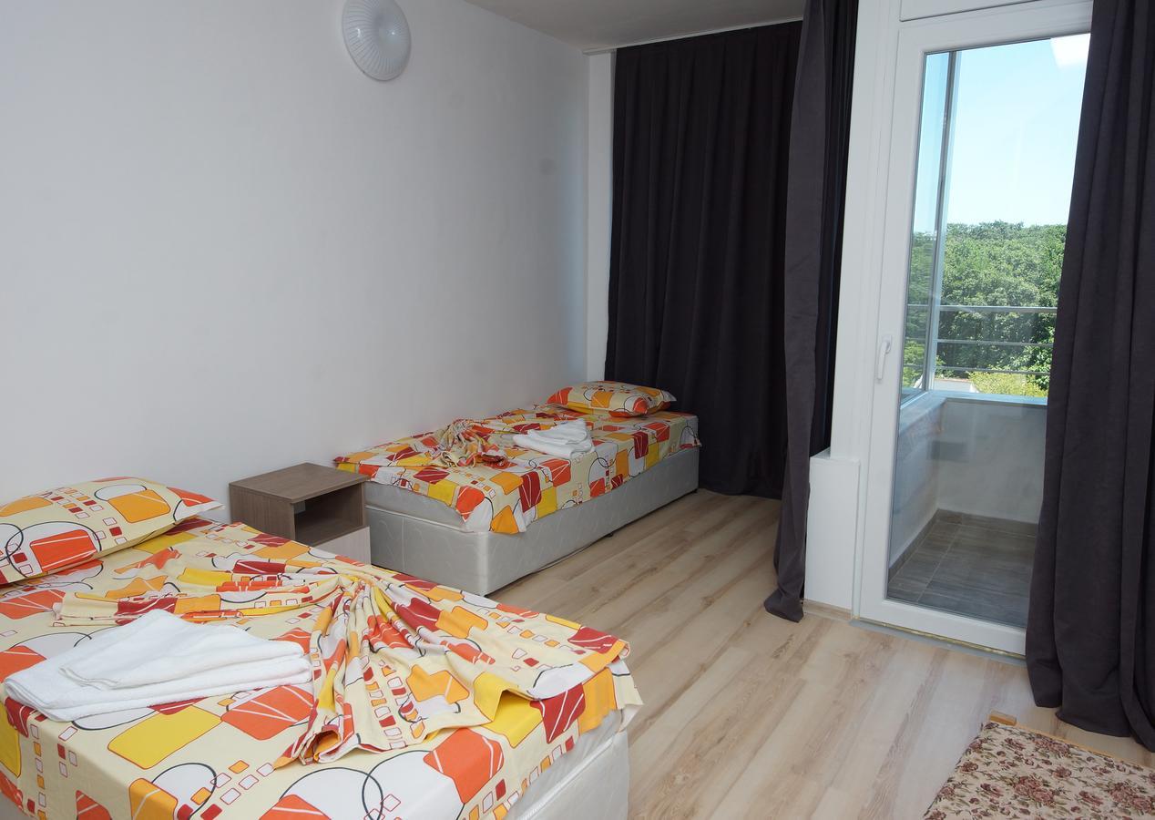 Hotel Neva Kiten  Eksteriør bilde
